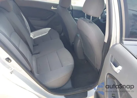 2018 Kia Forte Lx z USA, uszkodzony, nr VIN 3KPFK4A71JE198619